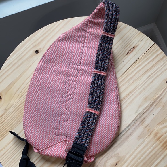 Kavu rope sling backpack pink with braided strap - Picture 3 of 7